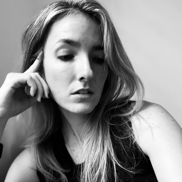 Meet your Posher, Michelle - Picture 1 of 2